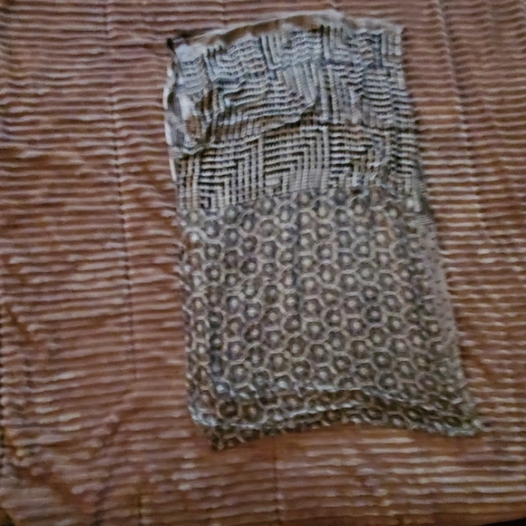 Scarf - Picture 3 of 4